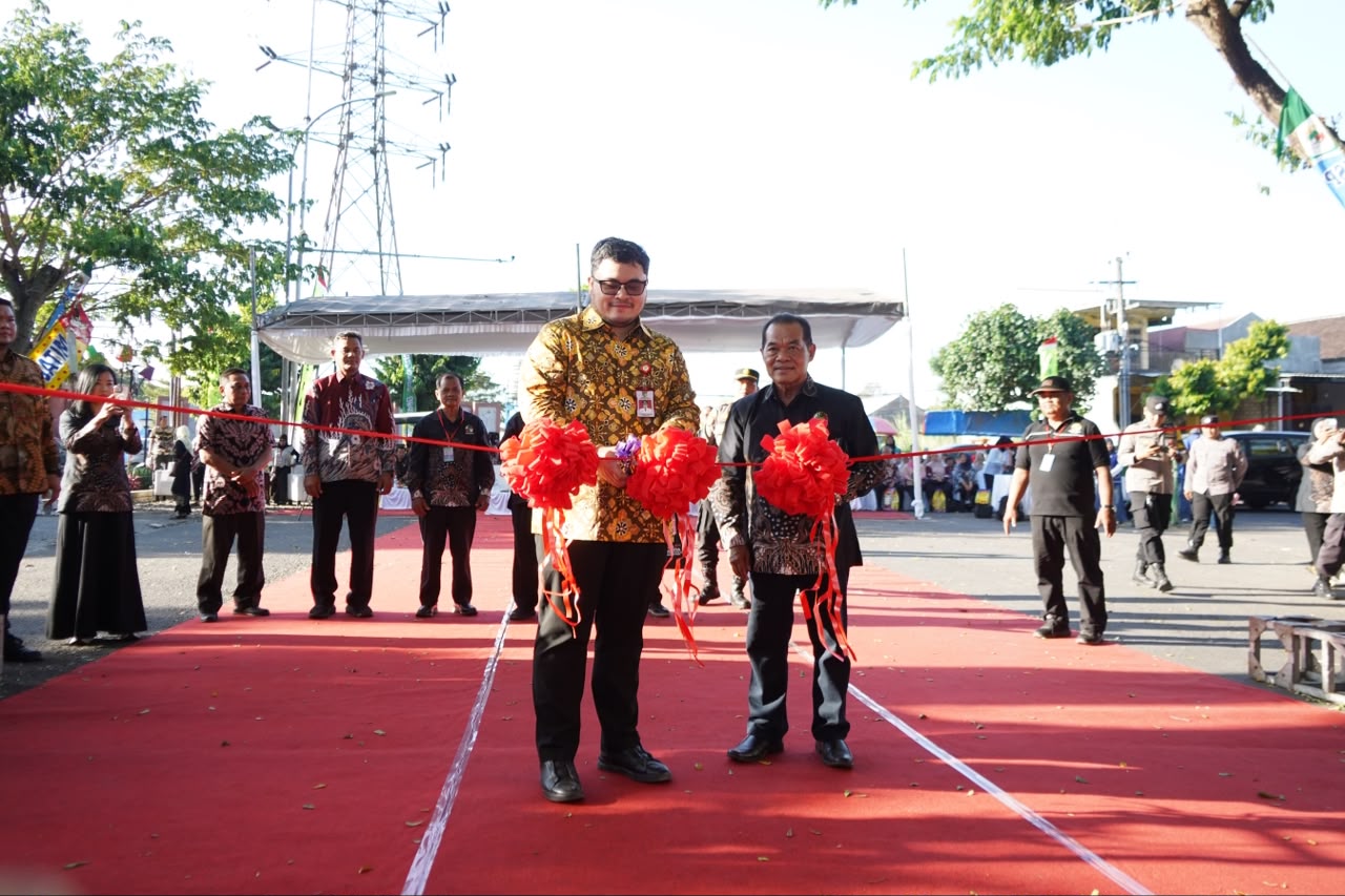 Buka Gebyar UMKM, Mas Dhito Tegaskan Komitmen Dukung Program Penggerak Ekonomi Daerah