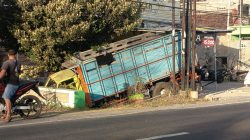 Truk Tabrak Warung Nasi Goreng di Sukorejo, Sopir Klaim Hindari Penyeberang Jalan