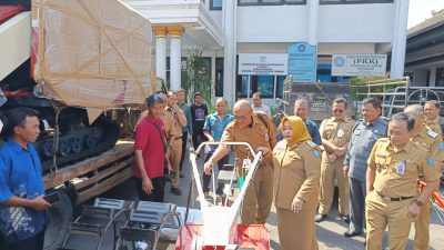 Pemkab Ponorogo Salurkan Bantuan Alsintan kepada 44 Kelompok Tani, Dukung Swasembada Pangan