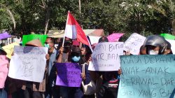 Ratusan Warga Gelar Aksi Damai di DPRD Ponorogo, Dukung Keberlanjutan Program MBG