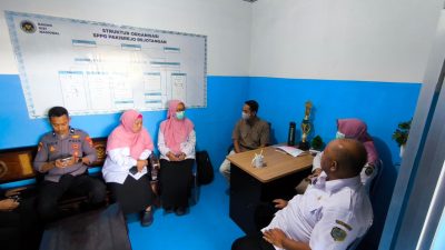 Tim Pengawas Keamanan Pangan Program MBG Kecamatan Rejotangan saat mendatangi dapur SPPG Pakisrejo (isal/