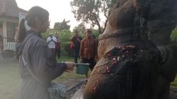 Mahasiswi S3 Asal Jepang Ikuti Prosesi Jamasan Situs Totok Kerot di Kediri