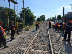 KAI Tutup Perlintasan Sebidang Liar di Talun-Blitar, Demi Tingkatkan Keselamatan Perjalanan Kereta