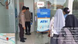 Patroli Objek Vital, Polsek Lodoyo Barat Tingkatkan Keamanan di Akhir Pekan