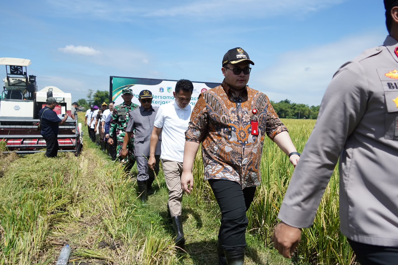 Mas Dhito Gandeng Pertamina dan PLN Jaga Pengairan Lahan Pertanian Saat Musim Kemarau
