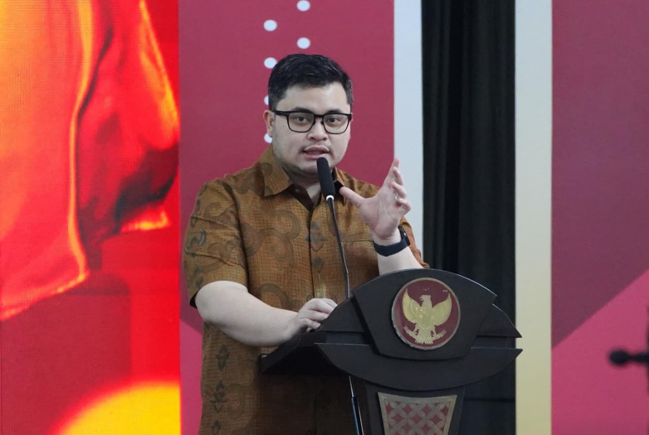 Beasiswa Rp30 Miliar dari Mas Dhito Diserbu Pendaftar, Verifikasi Lapangan Pastikan Bantuan Tepat SasaranBeasiswa Rp30 Miliar dari Mas Dhito Diserbu Pendaftar, Verifikasi Lapangan Pastikan Bantuan Tepat Sasaran