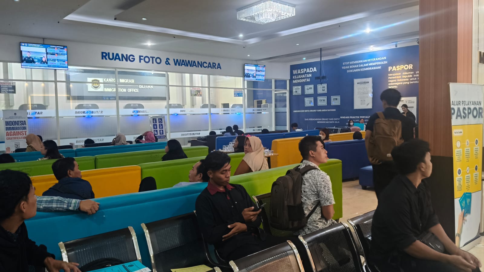 Judul: Imigrasi Blitar Tambah Kuota Layanan Paspor Jadi 210 Pemohon per Hari