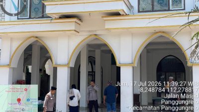 Polsek Panggungrejo Amankan Salat Jumat, Pastikan Jamaah Beribadah dengan Aman dan Nyaman