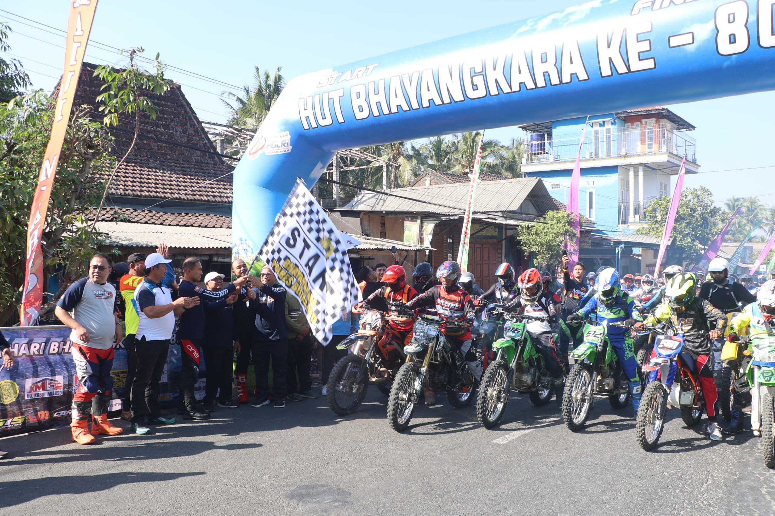 Ribuan Rider Meriahkan Nine 9 Bhayangkara Adventure Trail 2026 di Blitar