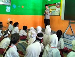 Hari Anak Nasional, Polsek Lodoyo Barat Edukasi Bahaya Bullying kepada Pelajar