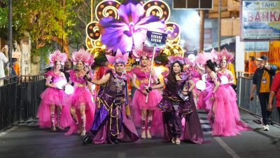 penampilan kontingen PT Gudang Garam Tbk di Dhoho Night Carnival 2026