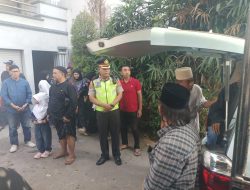 Polsek Babat Kawal Pemakaman Korban Pendakian Gunung Piramid Bondowoso