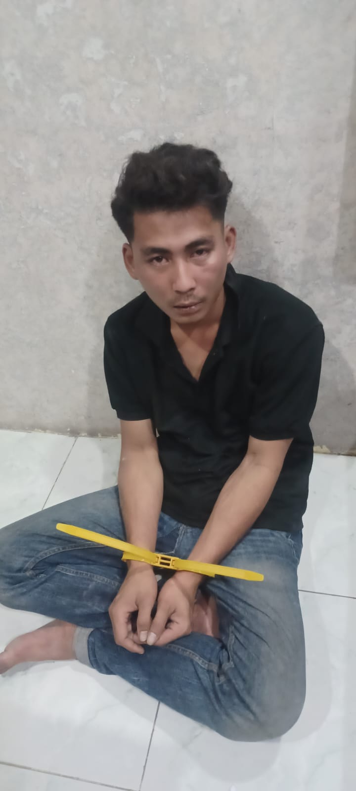 Terpergok Curi Dua Tabung LPG, Pemuda di Lamongan Kabur hingga Naik Genteng