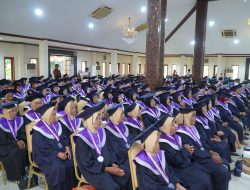 Bupati Lamongan Wisuda 208 Lansia, Dorong Tetap Sehat, Mandiri dan Produktif