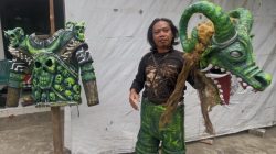 Musim Karnaval Agustusan, Perajin Kostum Asal Jombang Kebanjiran Pesanan hingga 100 Persen