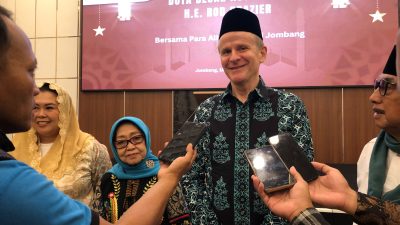 Dubes Australia Ziarah ke Makam Gus Dur, Rod Brazier: Saya Kenal Namanya Sejak Usia 20 Tahun