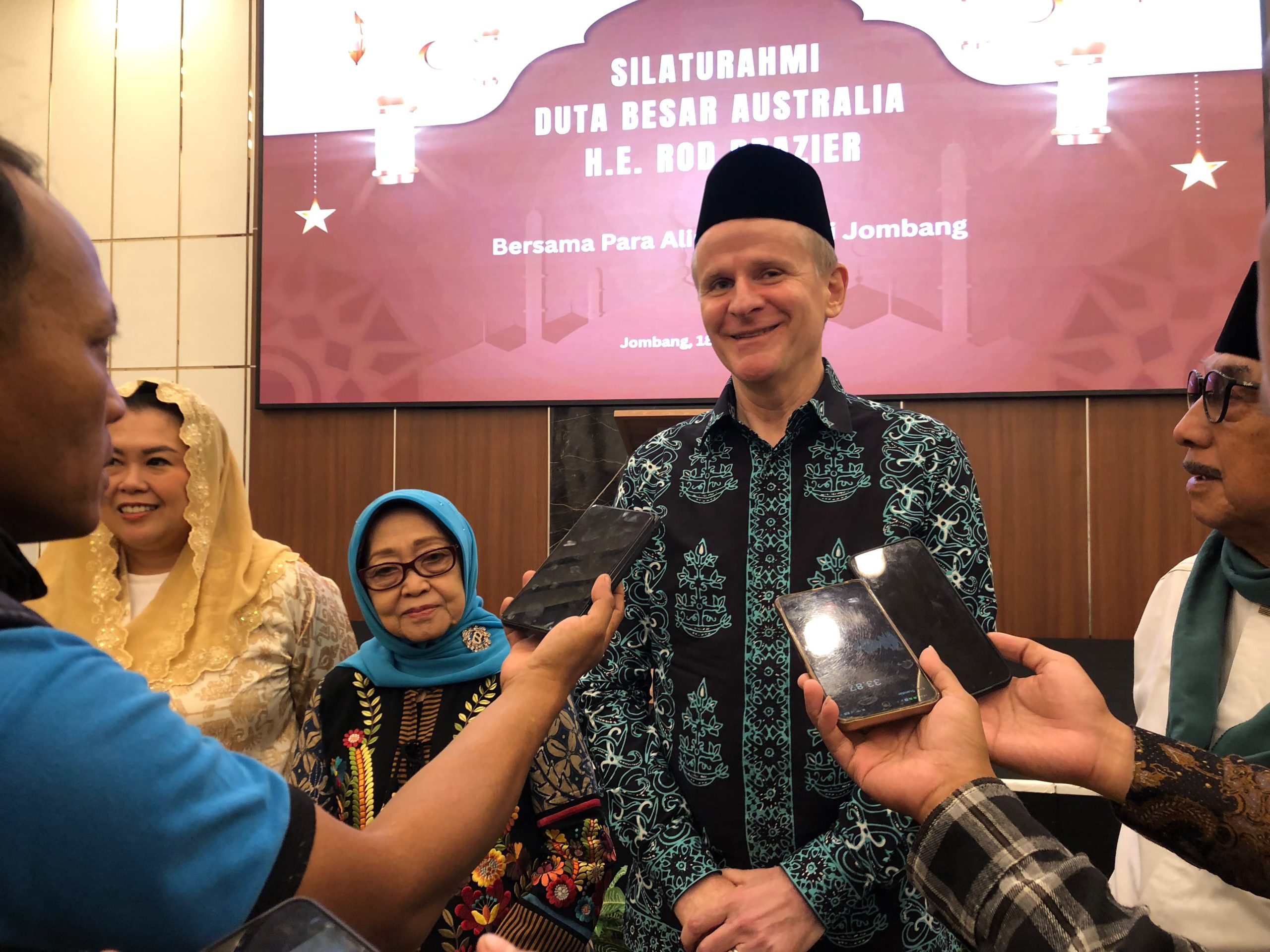 Dubes Australia Ziarah ke Makam Gus Dur, Rod Brazier: Saya Kenal Namanya Sejak Usia 20 Tahun