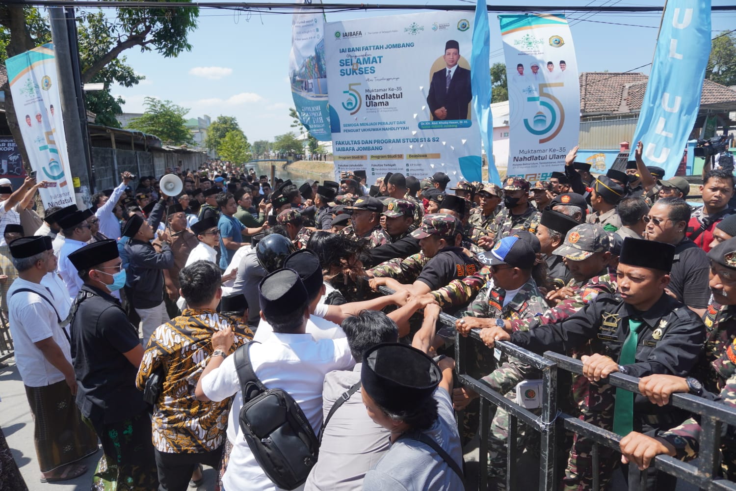 Panitia Muktamar NU Sebut Kericuhan Dipicu Massa Non-Peserta, Atribut Caketum Dibalik