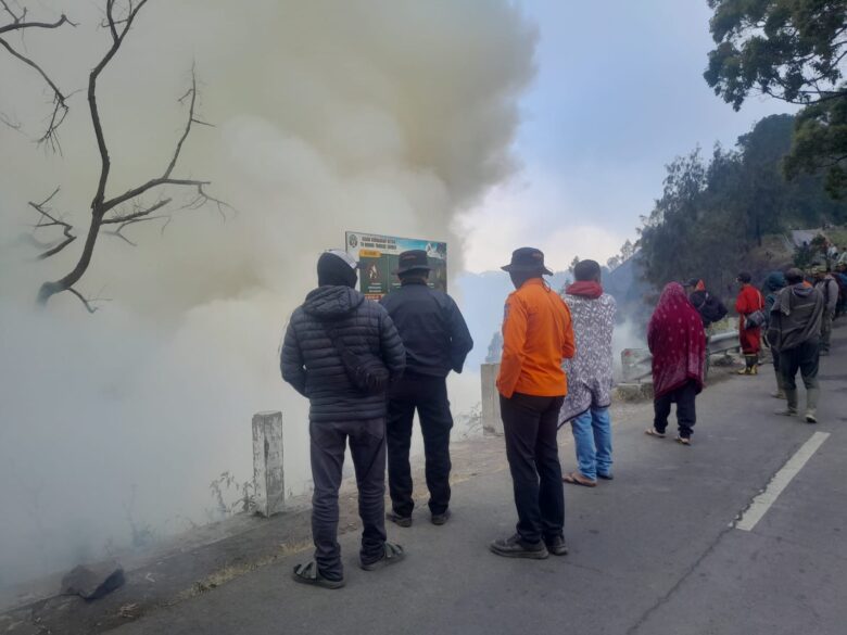 Akses Bromo dari Malang dan Lumajang Ditutup Sementara, Api di Blok Bantengan Masih Berkobar