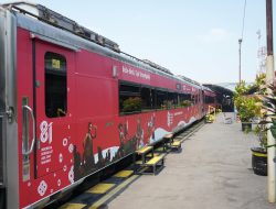 KAI Daop 8 Hadirkan Nuansa Merah Putih di Stasiun Malang Sambut HUT ke-81 RI
