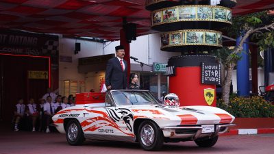 Upacara HUT ke-81 RI di Museum Angkut, Mobil Stingray Jadi Mimbar Unik