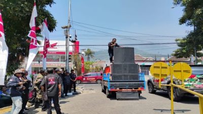 Puluhan Massa GRIB JAYA Geruduk Balai Kota Batu, Soroti Gate E-Parking Rp600 Juta