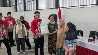 Bantuan Pangan Nasional Disalurkan, Ribuan Keluarga di Blitar Terima 30 Kilogram Beras