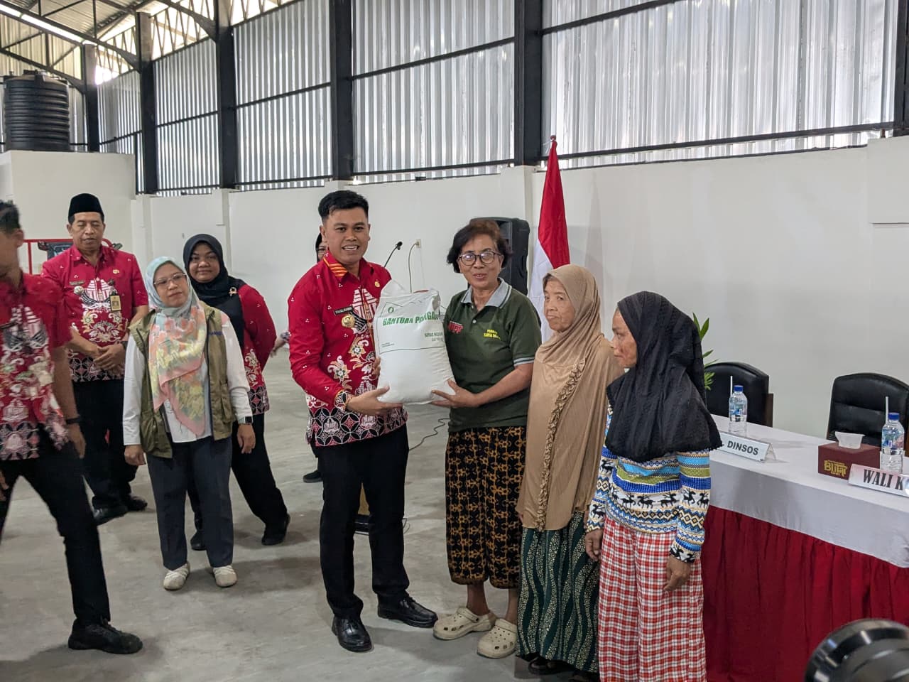 Bantuan Pangan Nasional Disalurkan, Ribuan Keluarga di Blitar Terima 30 Kilogram Beras