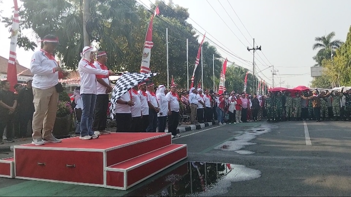 Kirab Merah Putih Raksasa Diikuti 1.147 Peserta, Kobarkan Semangat Patriotisme di Kota Kediri