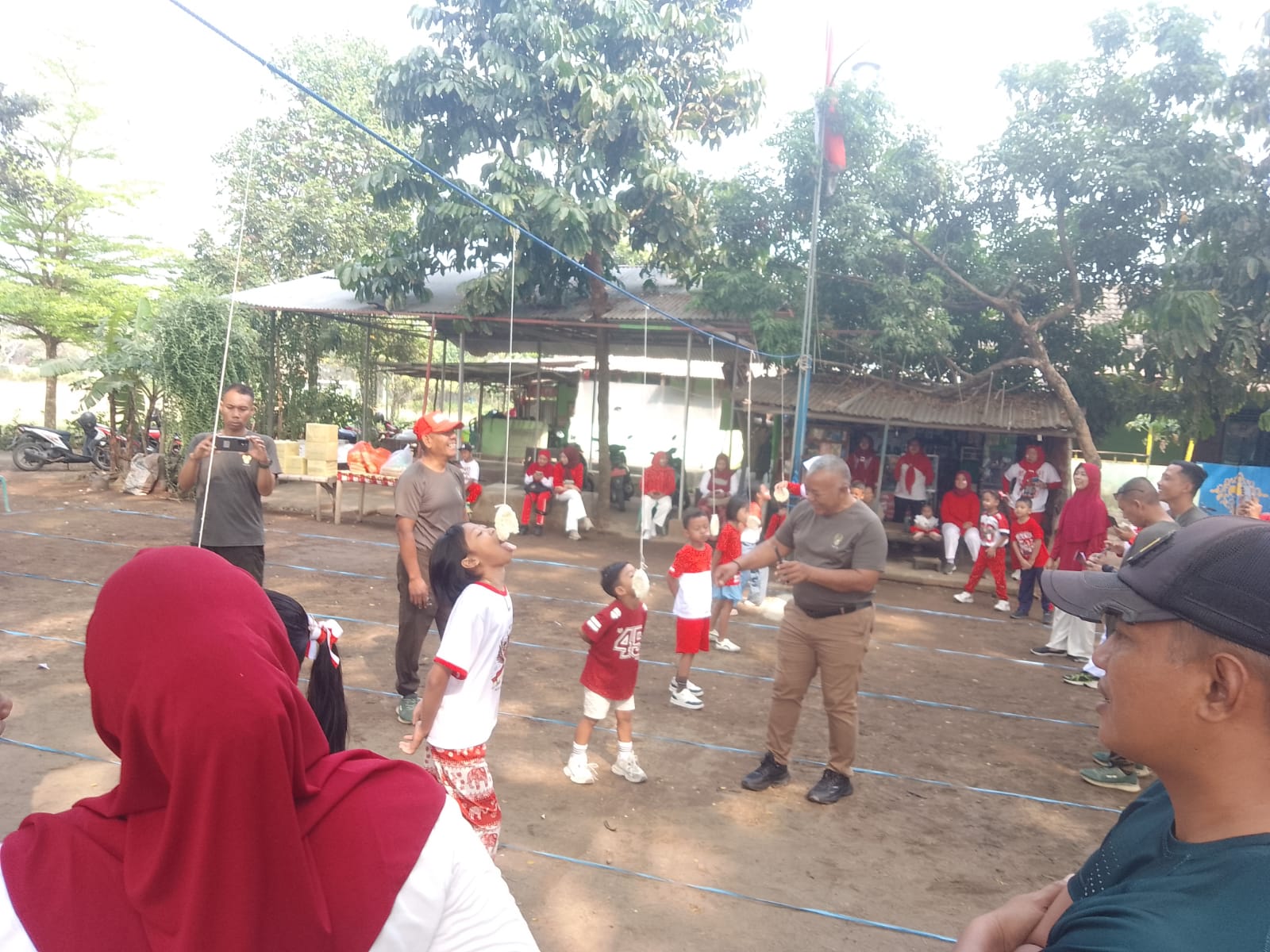 Semarak HUT ke-81 RI, Koramil Mojoroto Gelar Lomba Meriah Libatkan Persit dan Anak-Anak