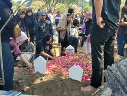 Wasiat Sang Ayah Terwujud, Tiga Korban Kebakaran Tebet Dimakamkan Bersama di Kediri