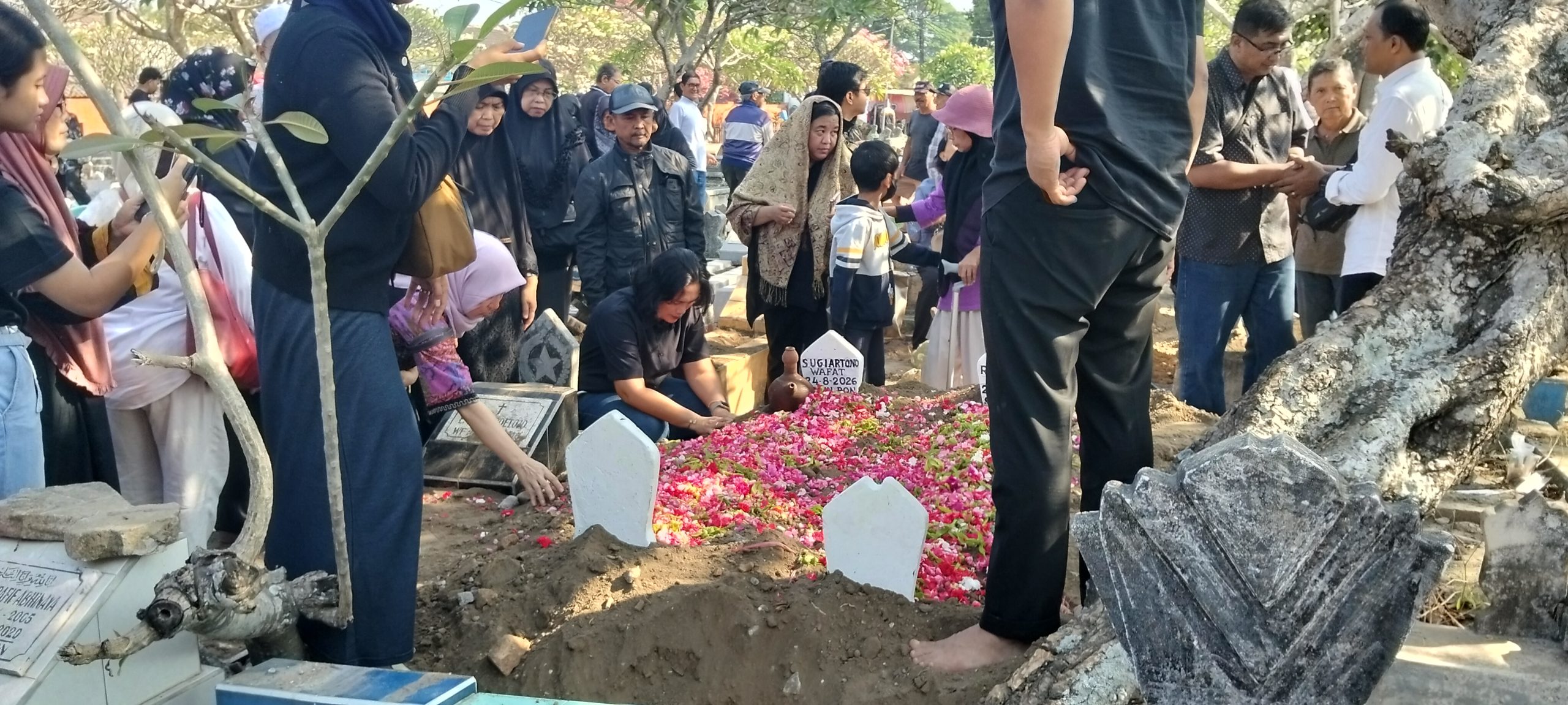 Wasiat Sang Ayah Terwujud, Tiga Korban Kebakaran Tebet Dimakamkan Bersama di Kediri