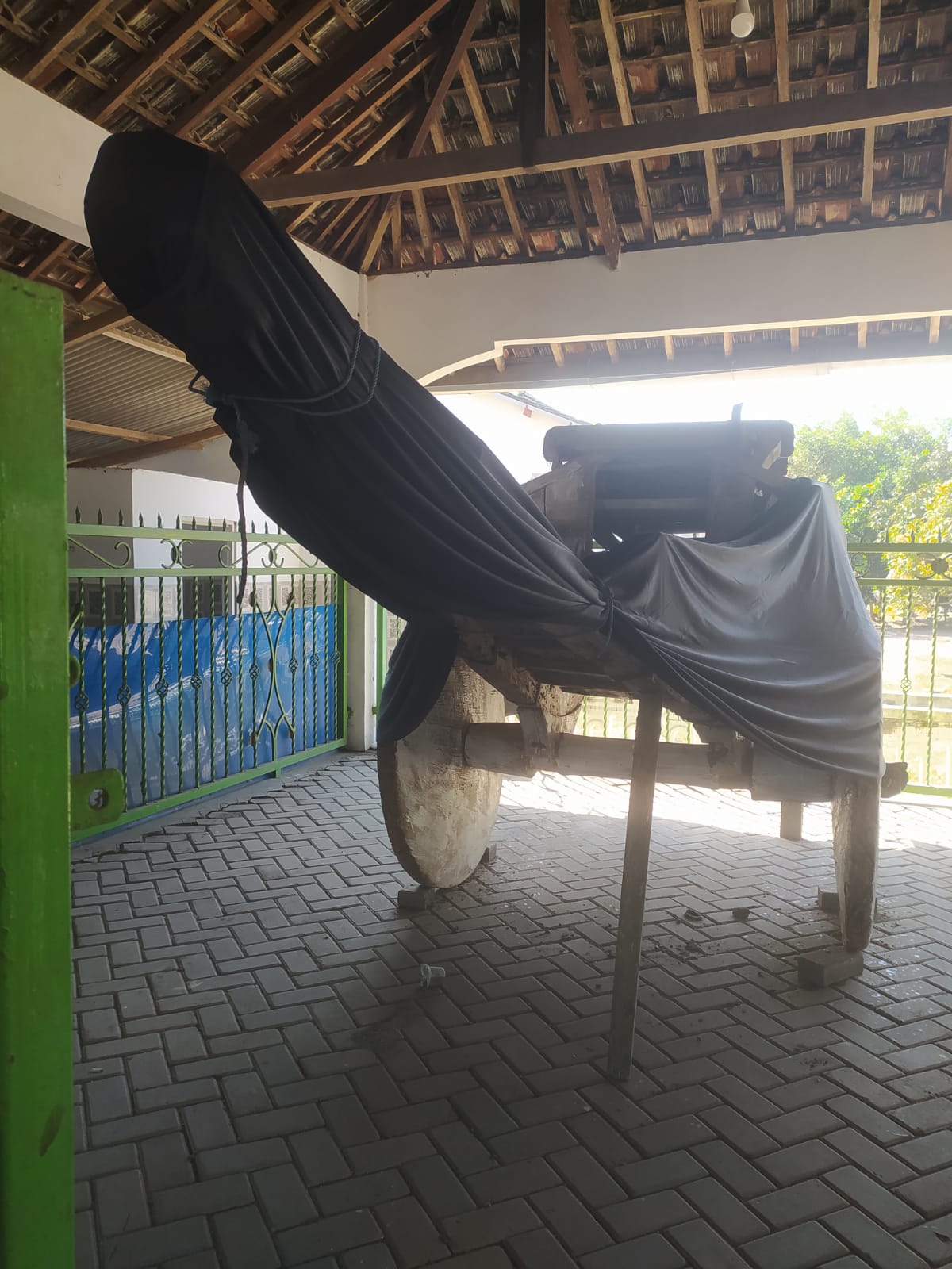 Cegah Vandalisme Terulang, Kereta Mbah Gleyor Kini Dipasangi Kain Hitam