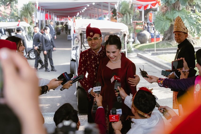 Curi Perhatian, Raffi Ahmad Kenakan Busana Khas Kabupaten Kediri di Upacara Kemerdekaan