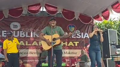 Antusiasme Warga Desa Jambu Ikuti Jalan Sehat HUT RI