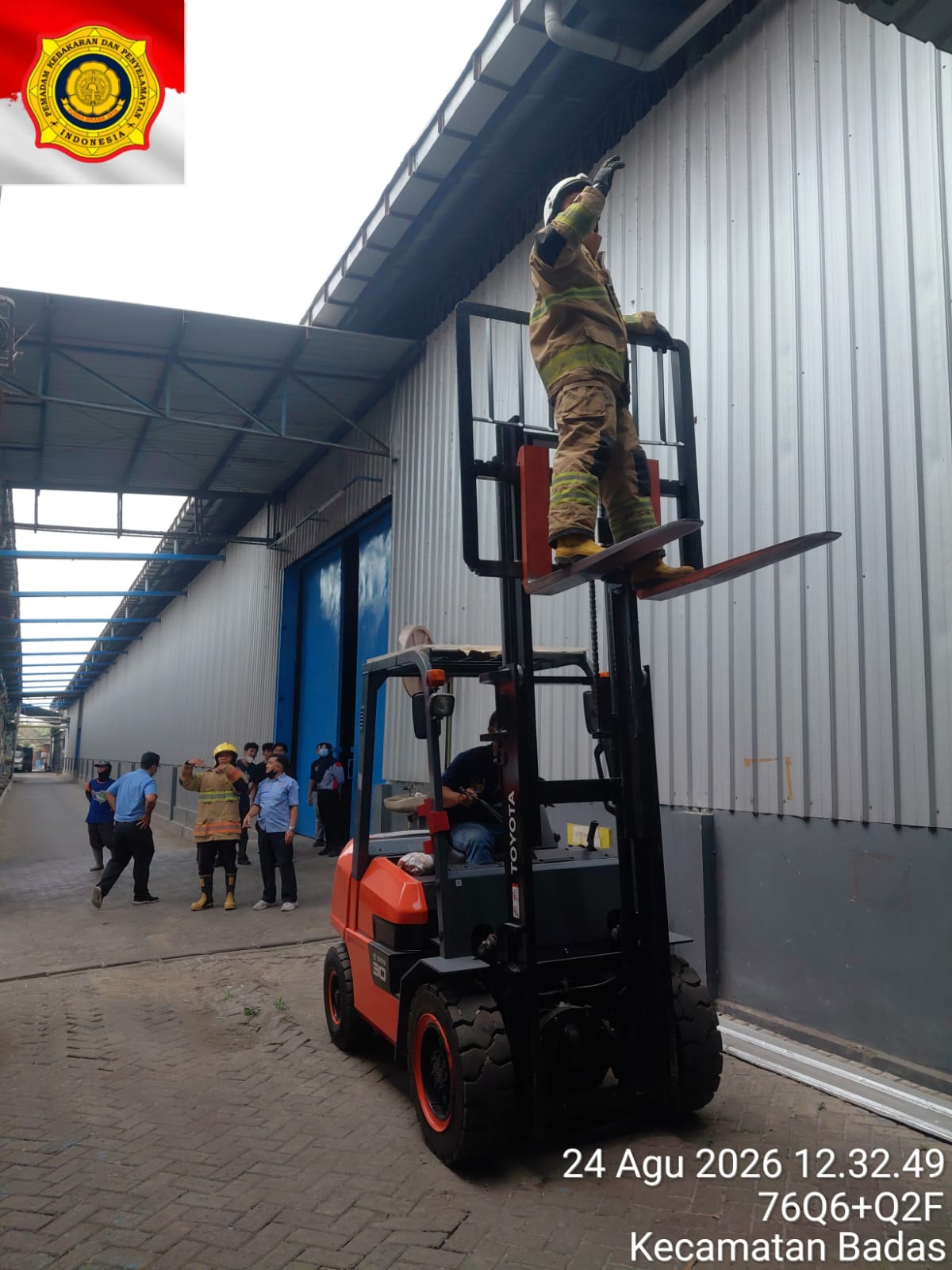 Pabrik Tekstil Terbakar di Badas, Kerugian Ditaksir Rp500 Juta