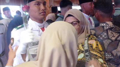 Isak Tangis Warnai Pertemuan Paskibraka Kabupaten Kediri dengan Orang Tua