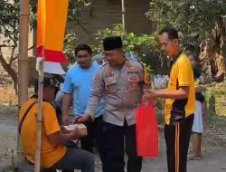 Mobil Senyum Polsek Plemahan Bagikan 100 Paket Nasi Kotak di Desa Puh Jarak