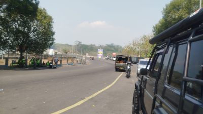 Mobil Dilarang Melintas di Bendungan Lahor, Jalur Utama Selorejo-Blitar-Malang Mulai Padat