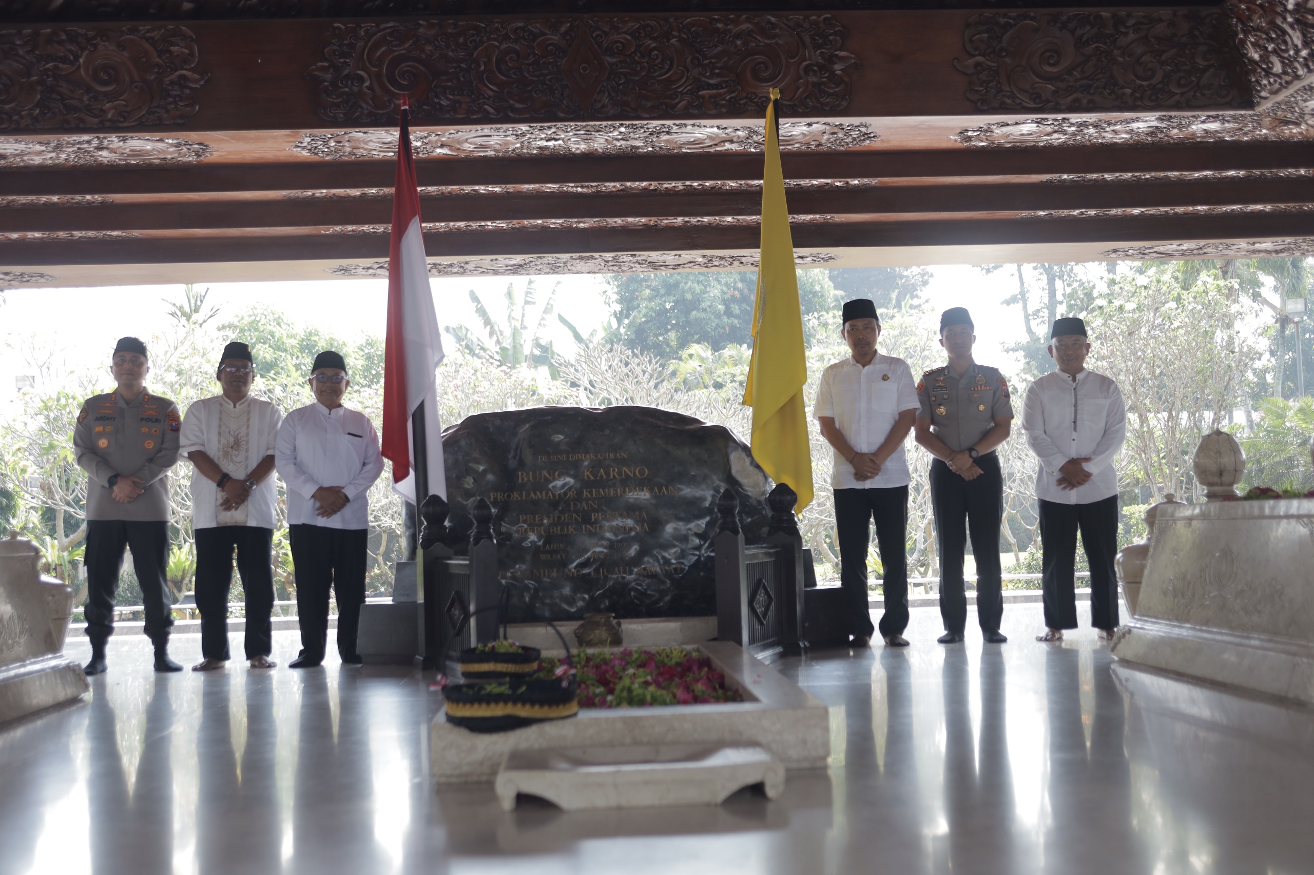 Jelang Hari Jadi ke-702 Kabupaten Blitar, Kapolres Ikuti Ziarah Makam Leluhur