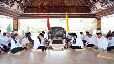 Jelang HUT ke-81 Kemerdekaan RI, Pimpinan MPR RI Ziarah ke Makam Bung Karno