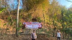 Antisipasi Karhutla, Polisi Blitar Edukasi Warga dan Pasang Banner Imbauan di Lereng Gunung Pegat