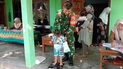 Cegah Stunting, Babinsa Kebonagung Dampingi Pelaksanaan Posyandu Integrasi