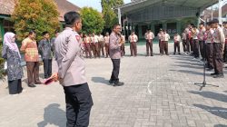 Polsek Wlingi Edukasi Pelajar MTs tentang Bahaya Bullying