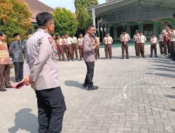Polsek Wlingi Edukasi Pelajar MTs tentang Bahaya Bullying