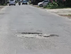 Dua Tahun Rusak, Jalan Srikaton-Sambi Belum Juga Diperbaiki