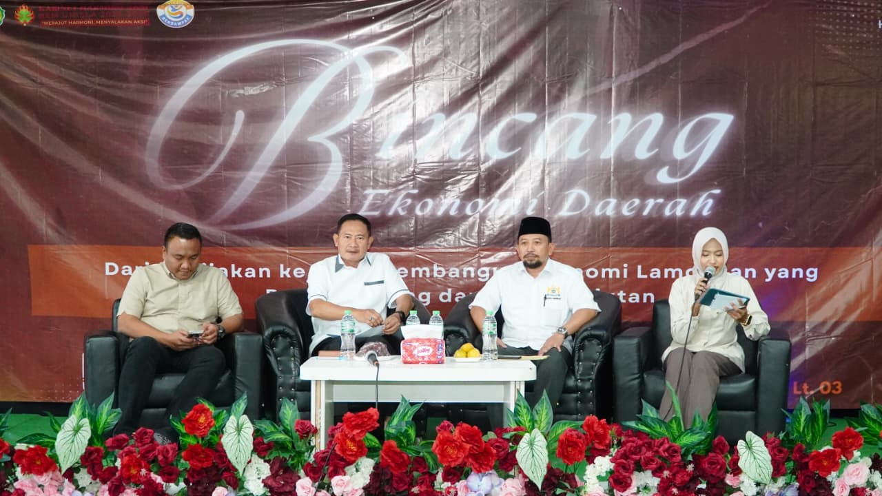 Ekonomi Lamongan Tumbuh 5,40 Persen, Bupati Yuhronur Ajak Mahasiswa Unisla Jadi Penggerak Daerah