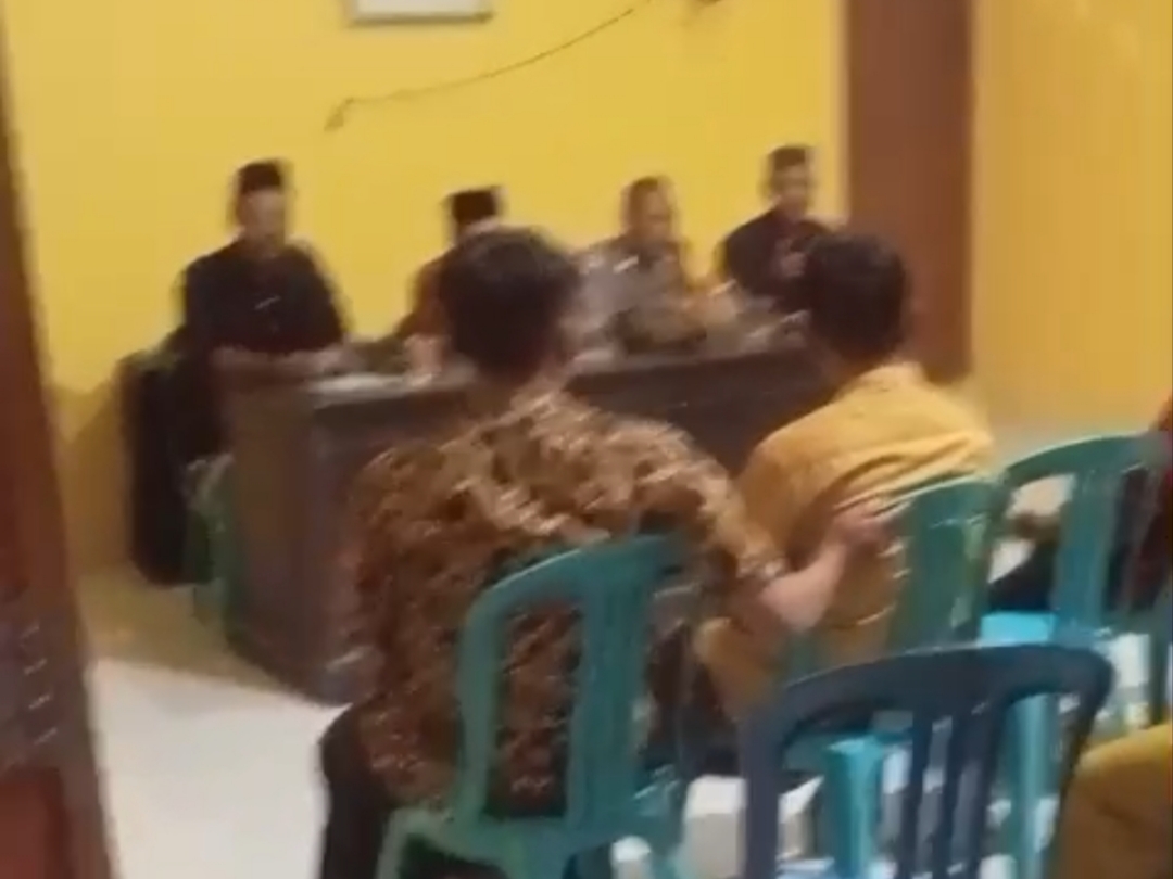 Isu Ayah Tiri Diduga Hamili Anak di Kemlagilor Lamongan, Puluhan Warga Datangi Balai Desa