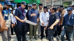 Tinjau Lokasi Jembatan Titian Persatuan di Lamongan, Anies Dorong Semangat Gotong Royong