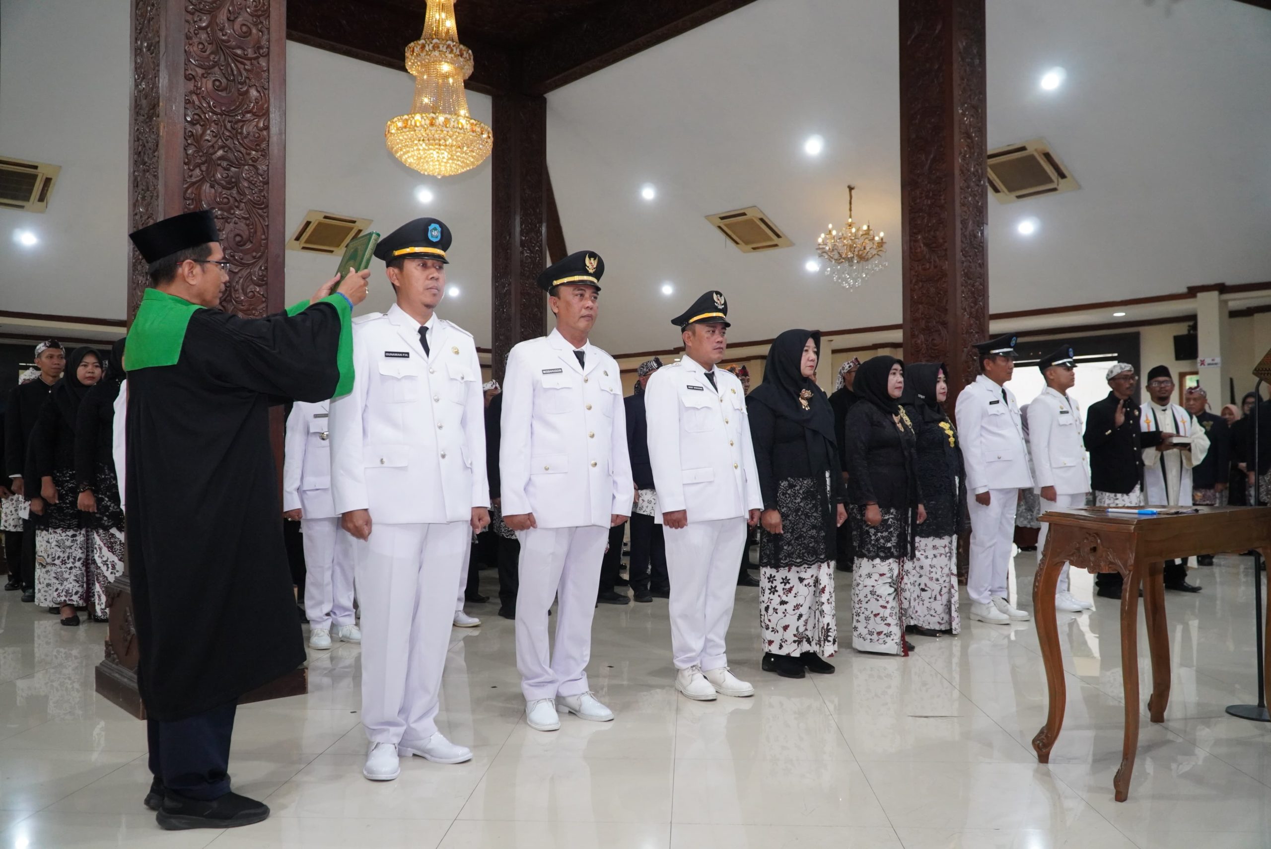 Bupati Lamongan Mutasi 60 Pejabat Eselon III dan IV, Sejumlah Camat dan Lurah Berganti